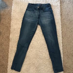 American eagle high wasted jeans